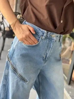 Fermuar Detaylı Jean Pantolon