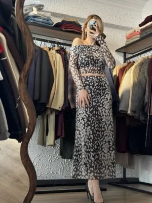 Tül Crop Bluz ve Etek Takımı